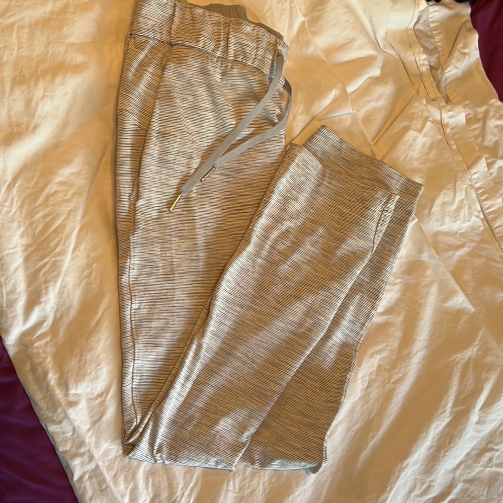 Lululemon On the fly joggers